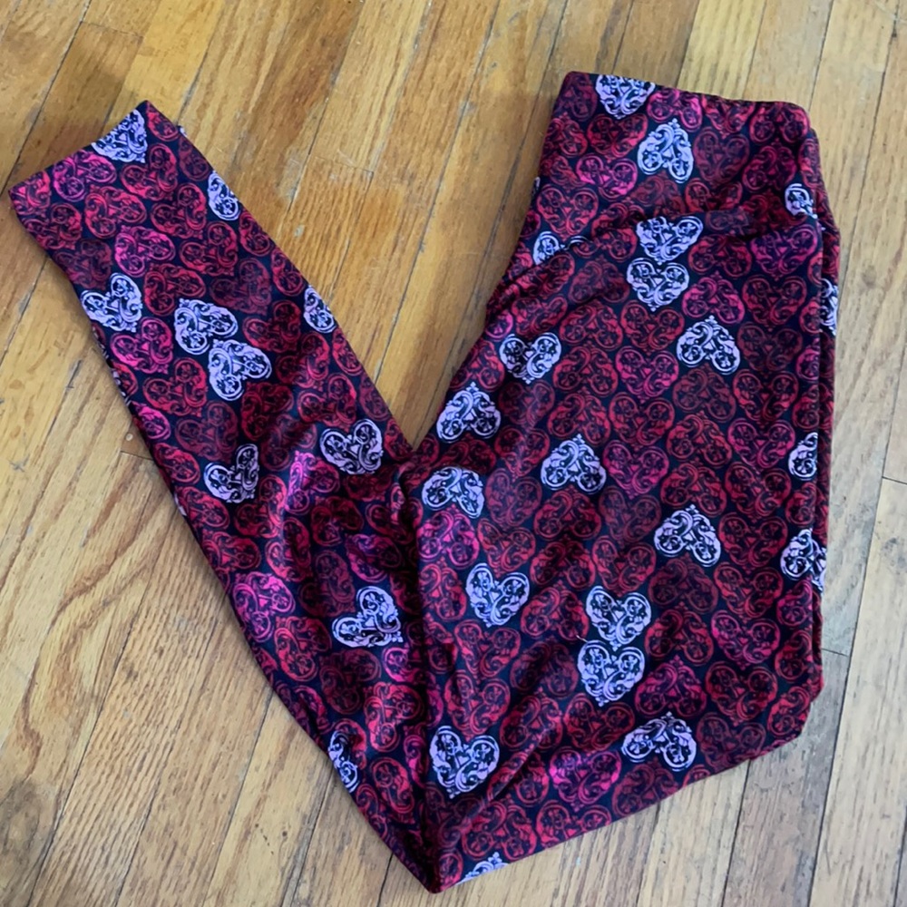 LuLa Roe Valentine’s Day heart print leggings